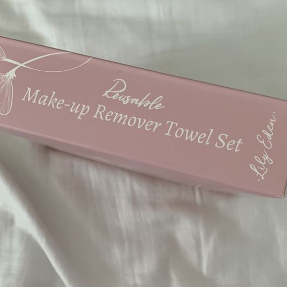 NIB, Lily Eden Reusable Make-up Remover Towel Set - Picture 5 of 8